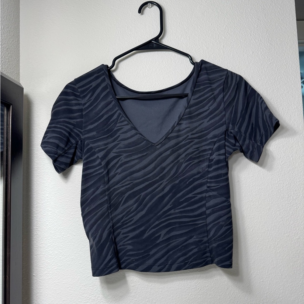 Lululemon Athletica Blue Fitted Crop Tee